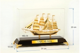 Thuyền đồng mạ vàng