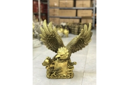 Tượng Đại bàng cắp ngọc bằng đồng